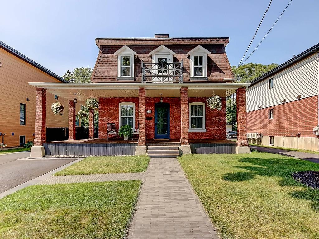 









310


9e Avenue

,
Richelieu,




QC
J3L3N9

