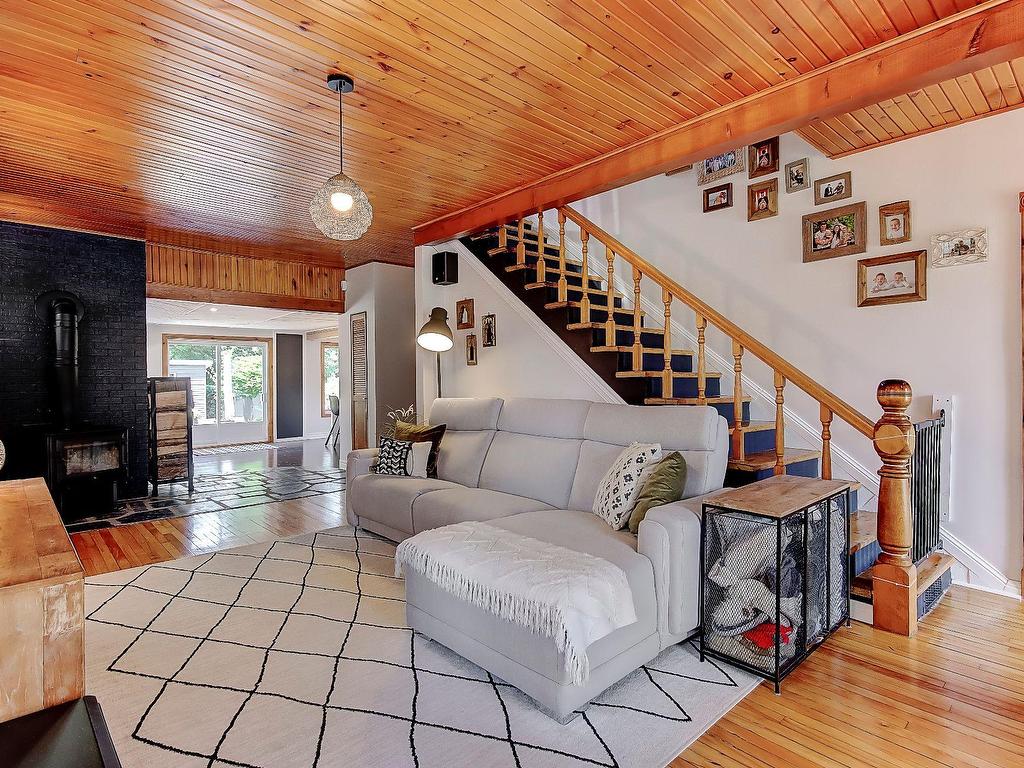 









310


9e Avenue

,
Richelieu,




QC
J3L3N9

