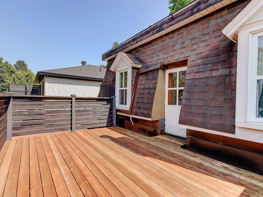 









310


9e Avenue

,
Richelieu,




QC
J3L3N9

