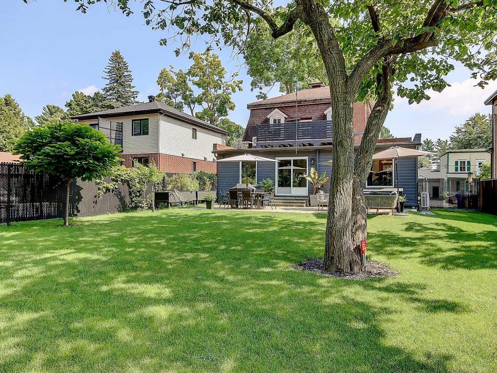 









310


9e Avenue

,
Richelieu,




QC
J3L3N9

