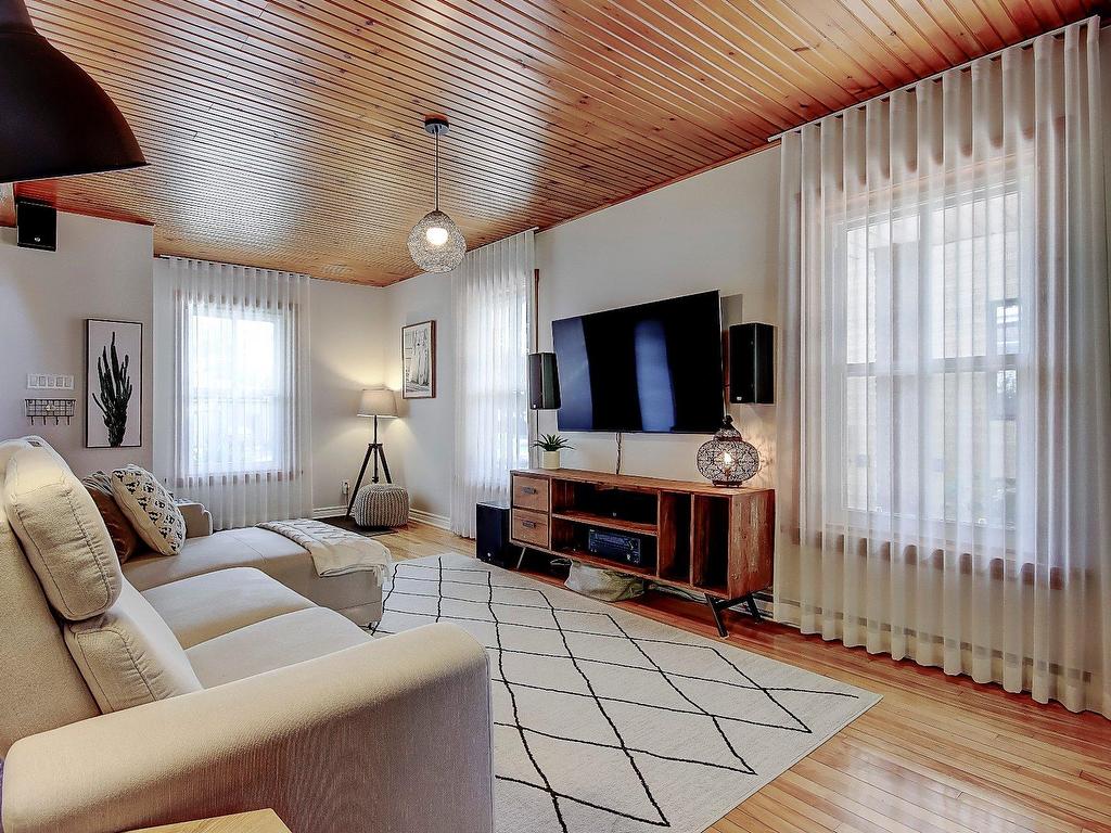 









310


9e Avenue

,
Richelieu,




QC
J3L3N9


