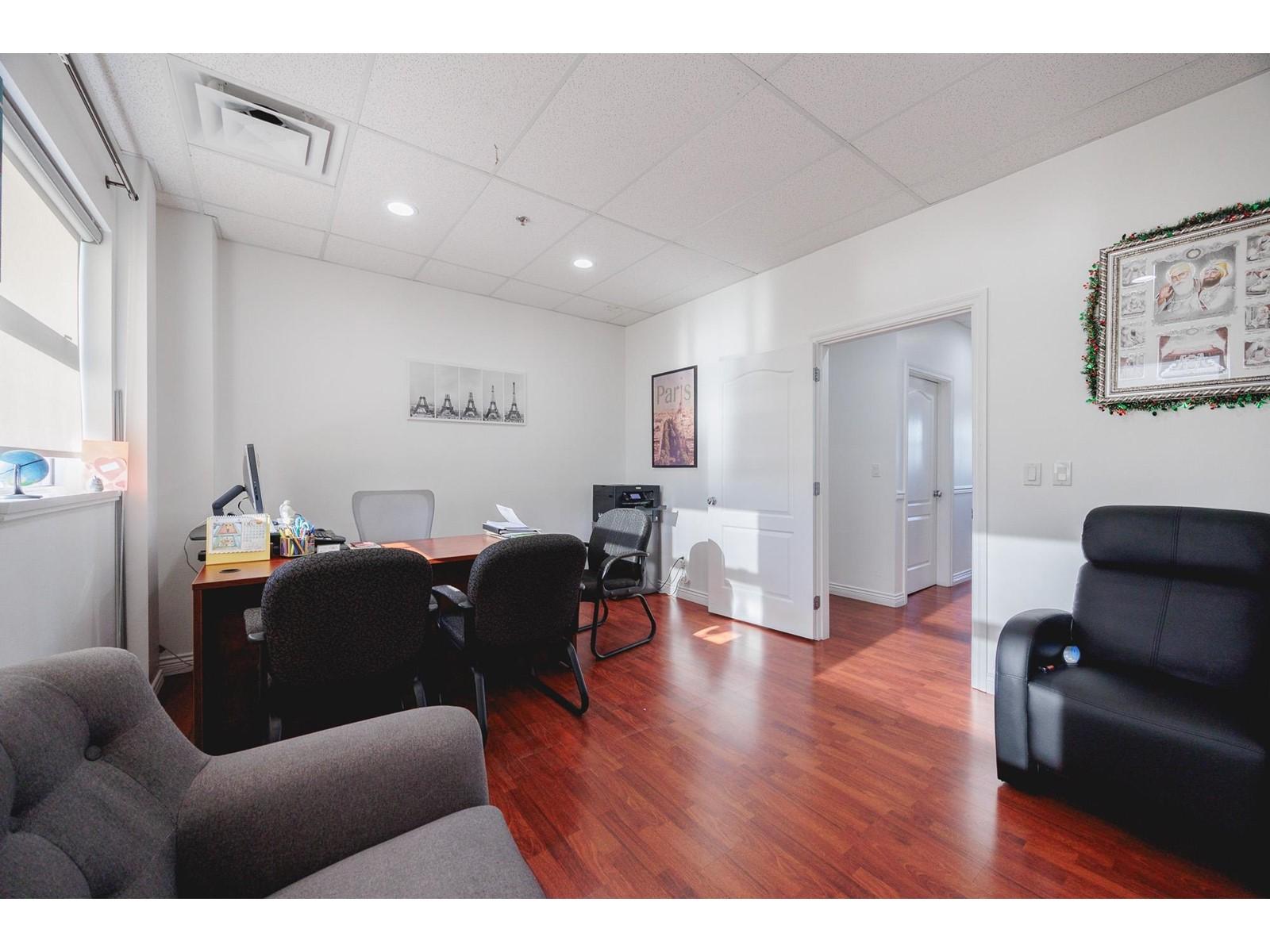 












301 8268 120 STREET

,
Surrey,




British Columbia
V3W3N4

