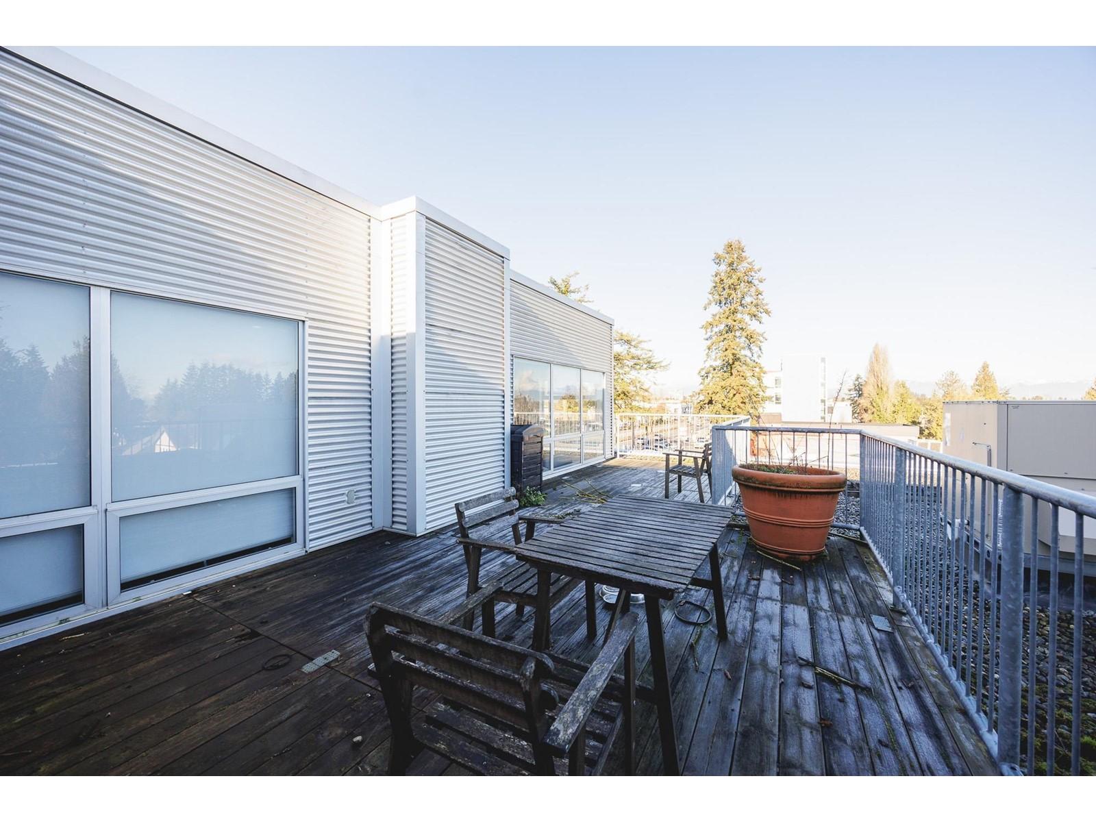 












301 8268 120 STREET

,
Surrey,




British Columbia
V3W3N4

