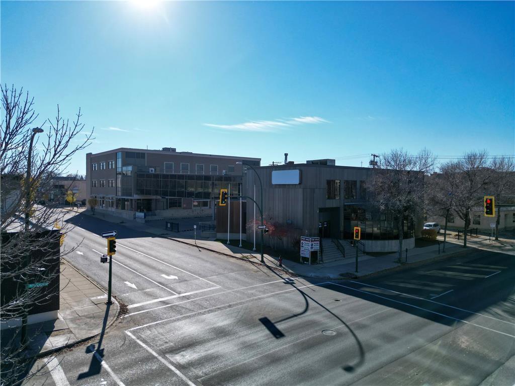 












220 10th Street

,
Brandon,




Manitoba
R7A4E8

