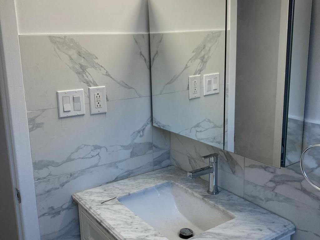 









581


15e Avenue

,
Montréal (LaSalle),




QC
H8P2S1

