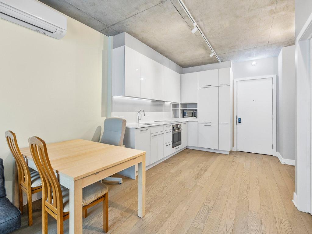 









2020


Boul. René-Lévesque O.

, 1605,
Montréal (Ville-Marie),




QC
H3H0B4

