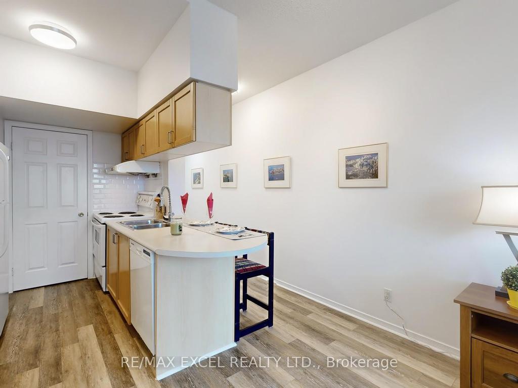 









8


Hillcrest

Avenue, 3103,
Toronto,




ON
M2N 6Y6

