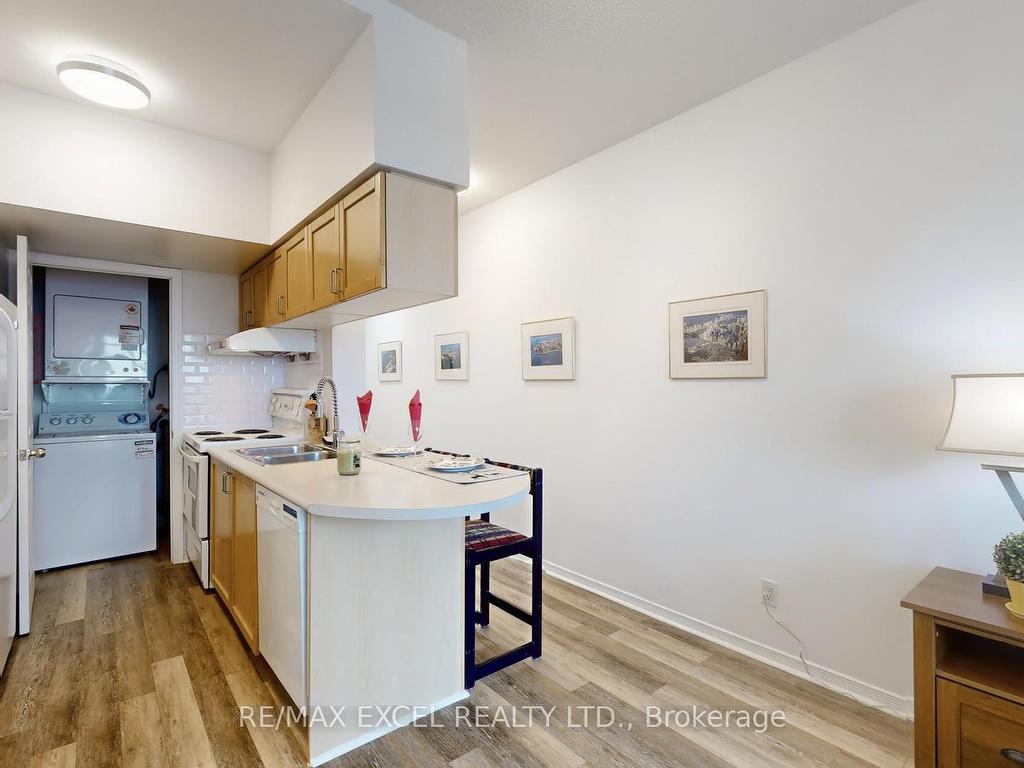









8


Hillcrest

Avenue, 3103,
Toronto,




ON
M2N 6Y6


