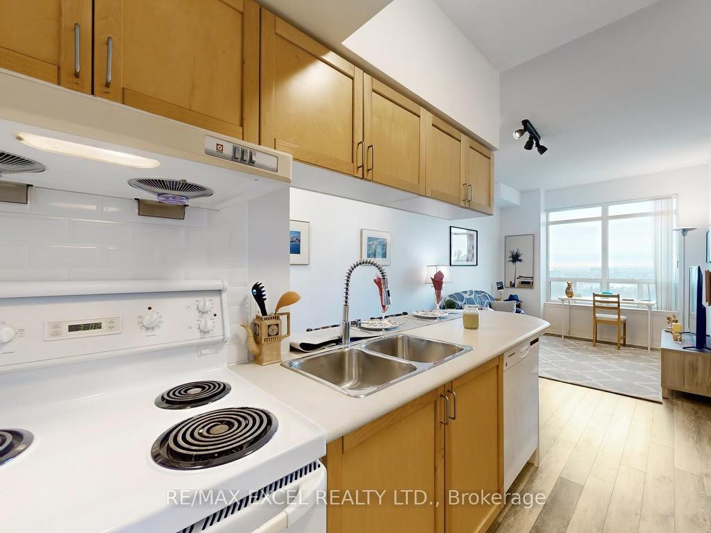 









8


Hillcrest

Avenue, 3103,
Toronto,




ON
M2N 6Y6

