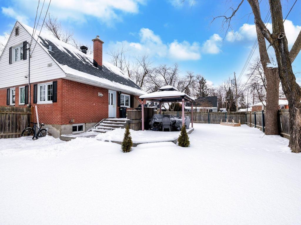 









43


Av. Charles

,
Pointe-Claire,




QC
H9R4K6

