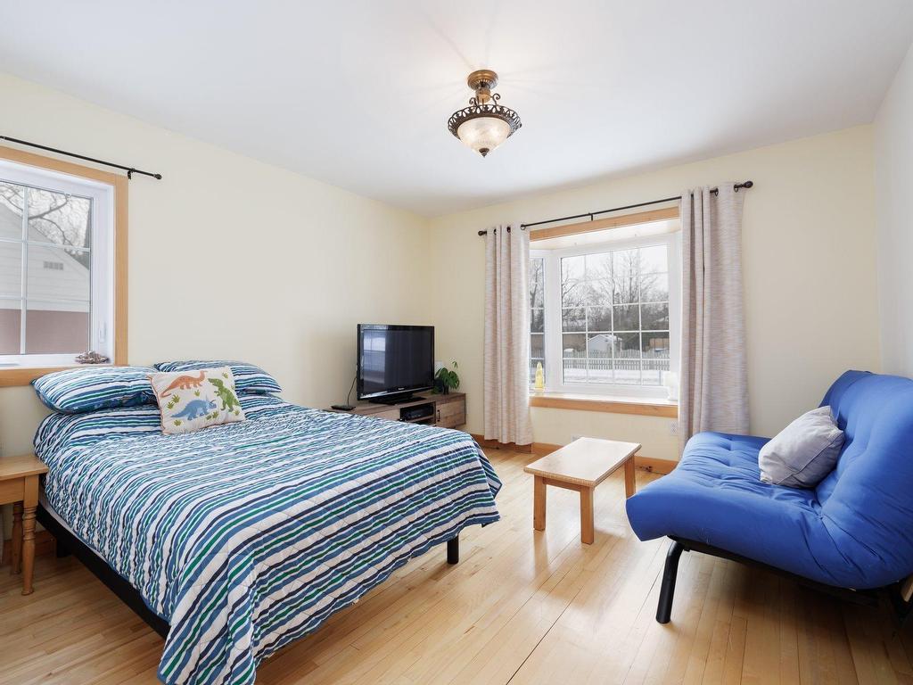 









43


Av. Charles

,
Pointe-Claire,




QC
H9R4K6

