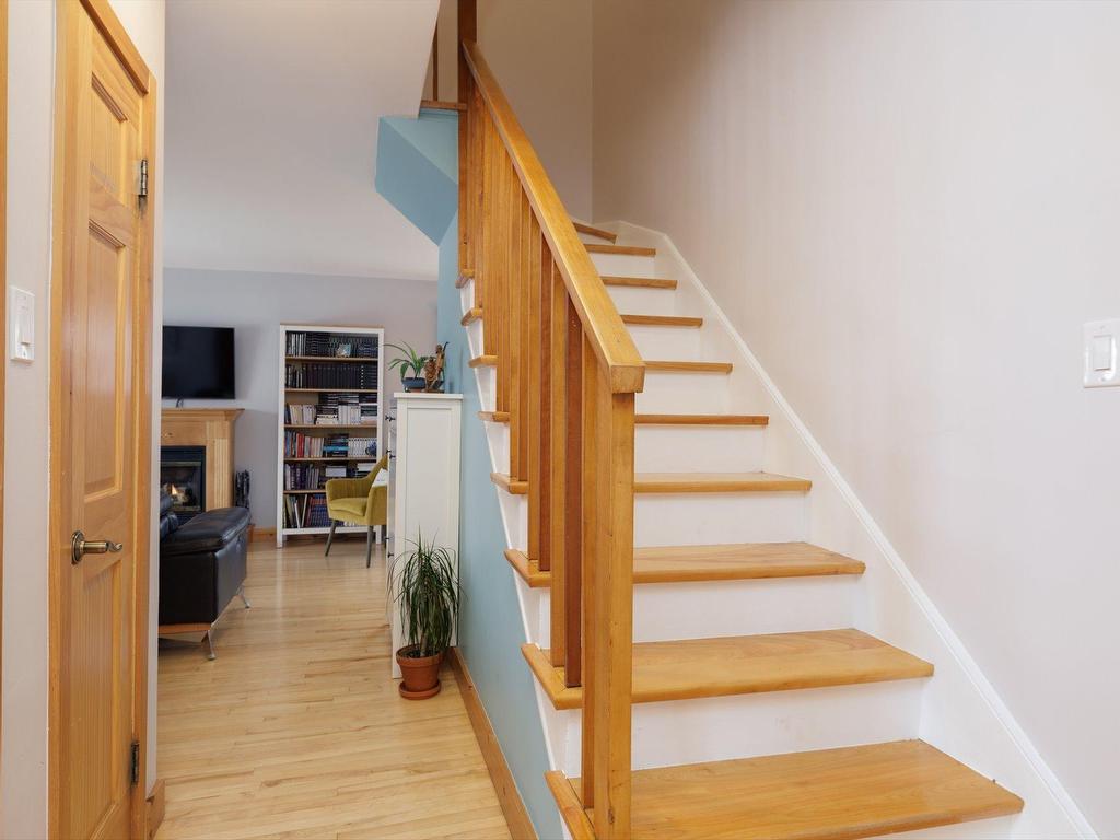 









43


Av. Charles

,
Pointe-Claire,




QC
H9R4K6

