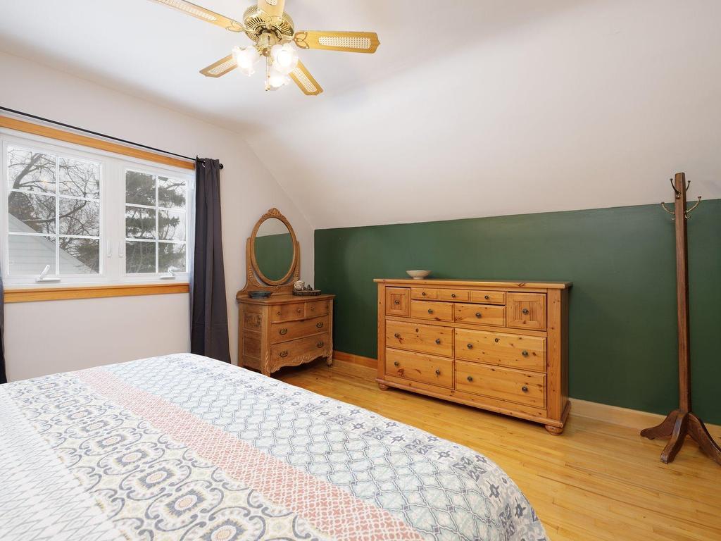 









43


Av. Charles

,
Pointe-Claire,




QC
H9R4K6

