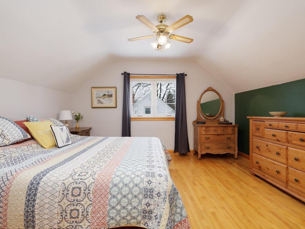 









43


Av. Charles

,
Pointe-Claire,




QC
H9R4K6

