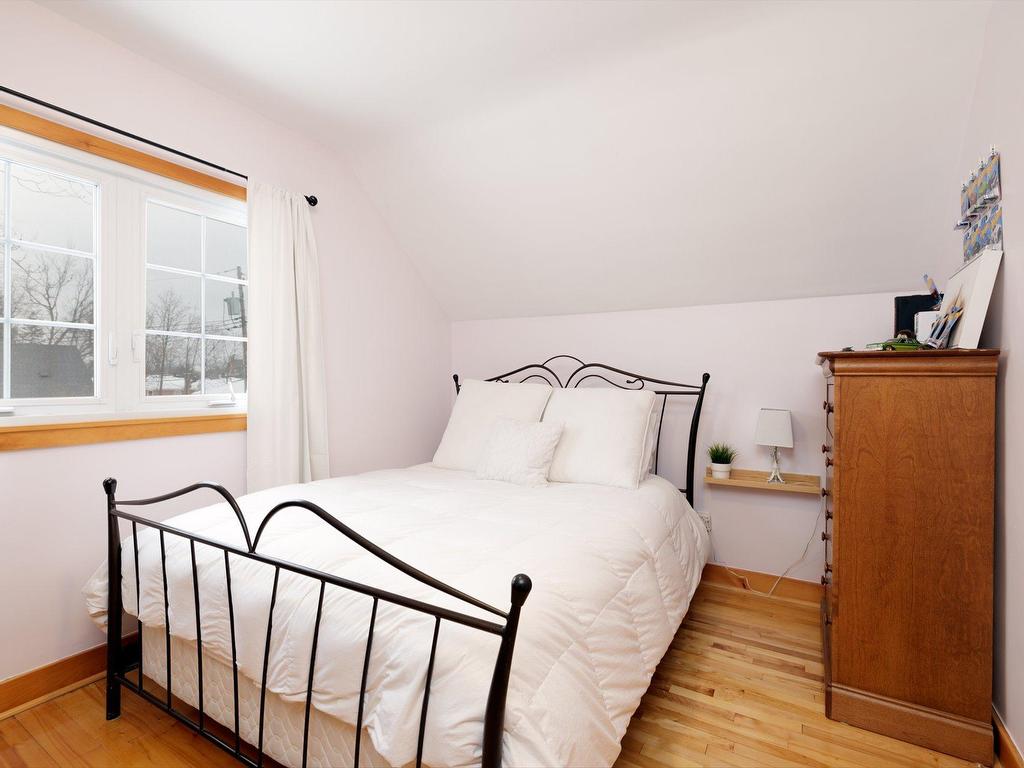 









43


Av. Charles

,
Pointe-Claire,




QC
H9R4K6

