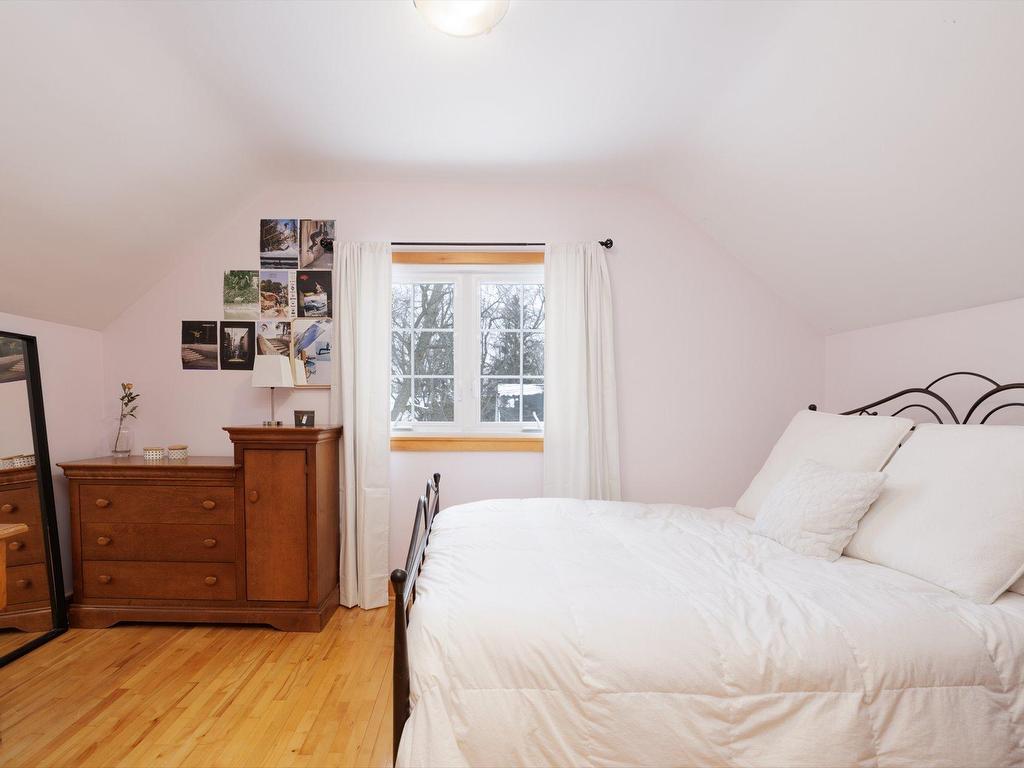 









43


Av. Charles

,
Pointe-Claire,




QC
H9R4K6

