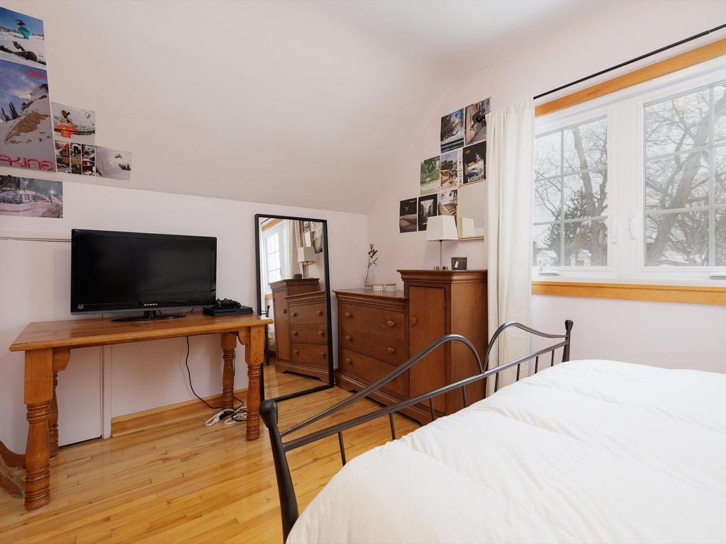 









43


Av. Charles

,
Pointe-Claire,




QC
H9R4K6

