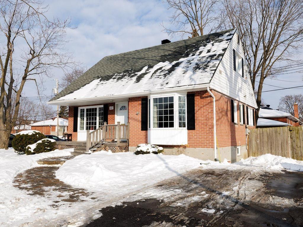 









43


Av. Charles

,
Pointe-Claire,




QC
H9R4K6

