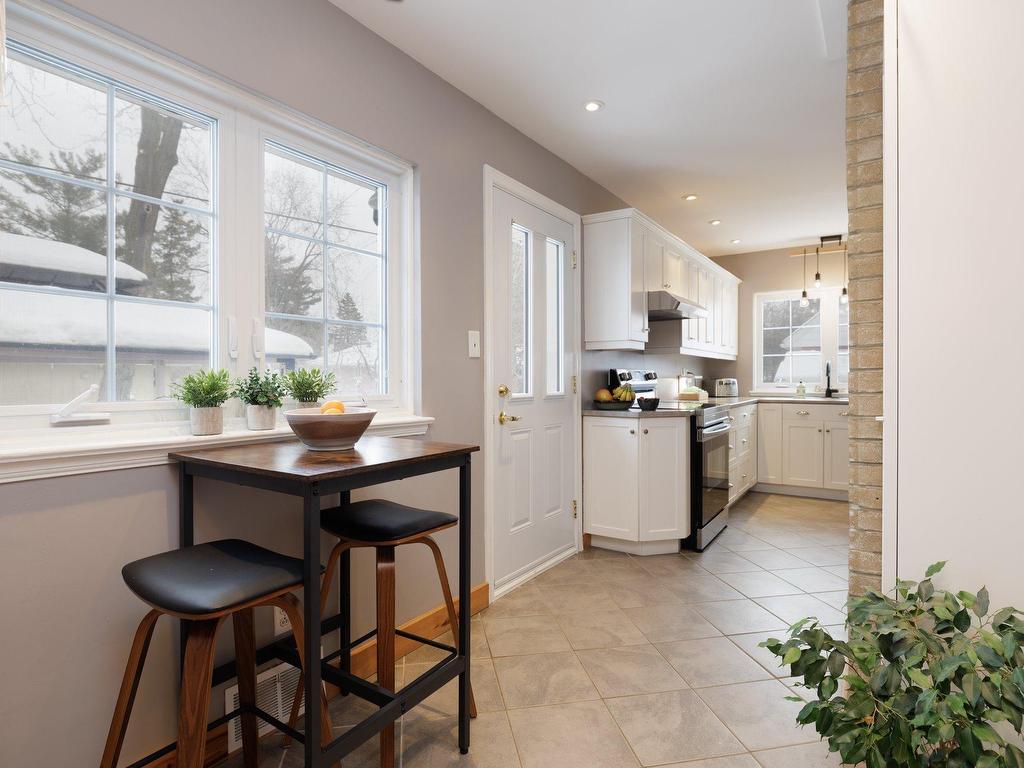









43


Av. Charles

,
Pointe-Claire,




QC
H9R4K6

