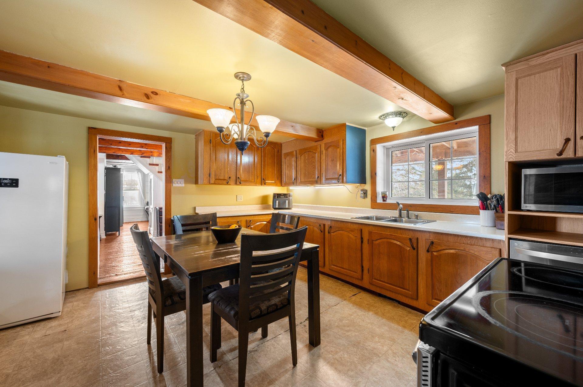 









5150


Rg de la Rivière S.

,
Saint-Jean-Baptiste,







QC
J0L2B0

