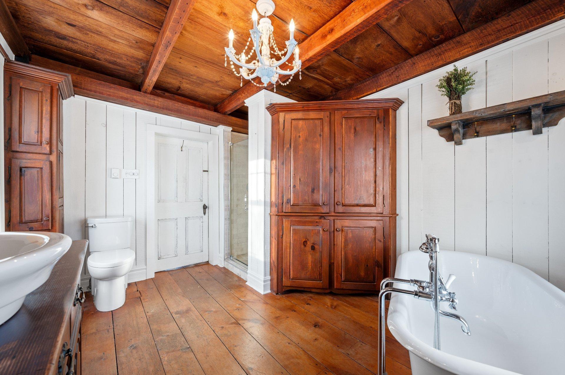 









5150


Rg de la Rivière S.

,
Saint-Jean-Baptiste,







QC
J0L2B0

