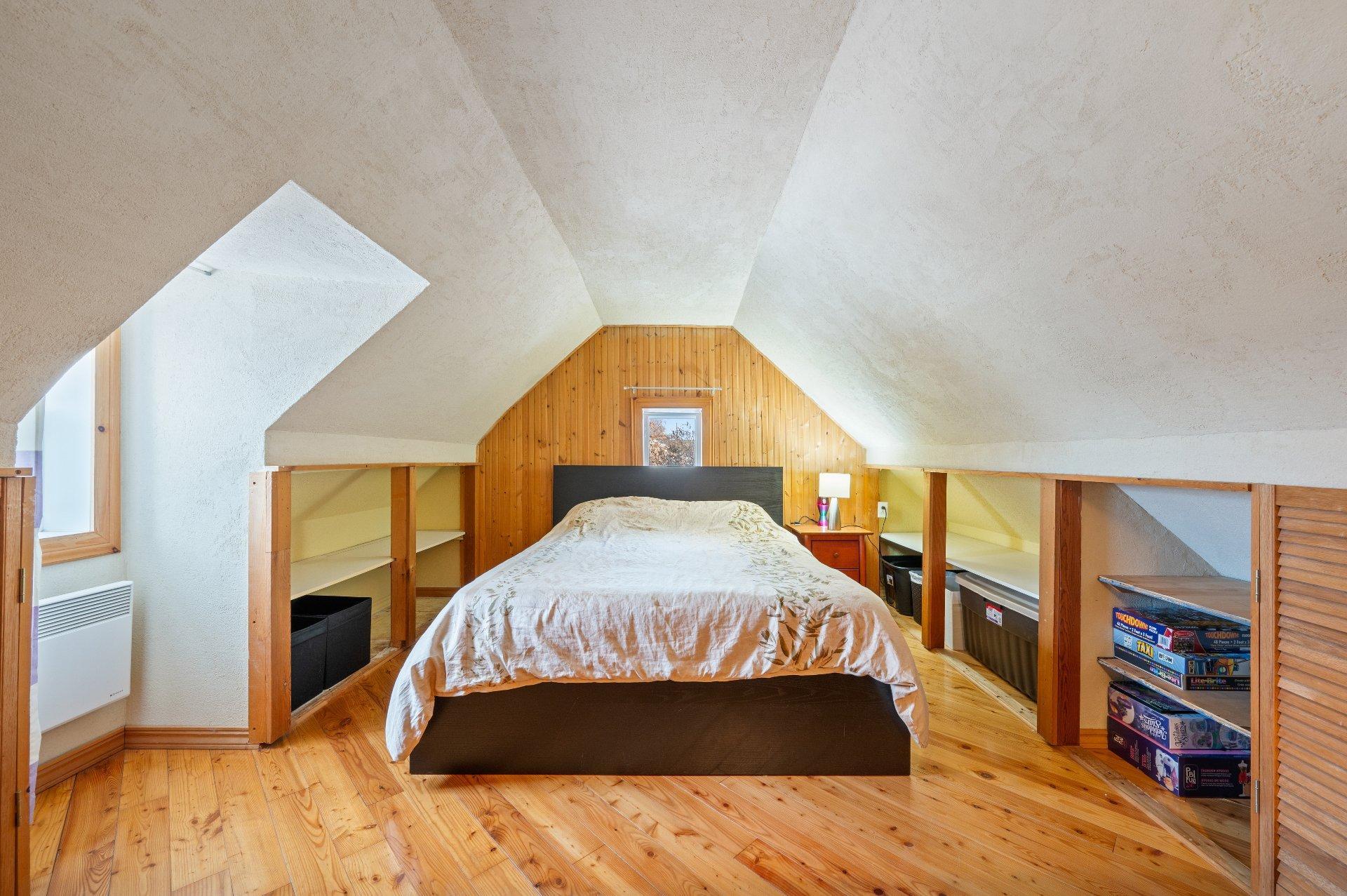 









5150


Rg de la Rivière S.

,
Saint-Jean-Baptiste,







QC
J0L2B0

