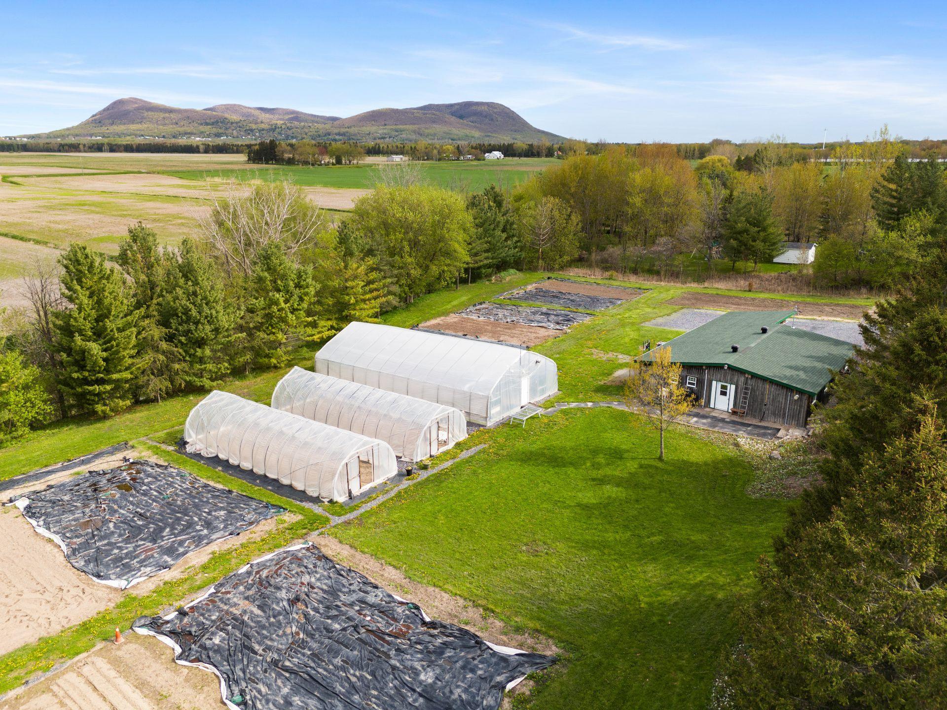 









5150


Rg de la Rivière S.

,
Saint-Jean-Baptiste,







QC
J0L2B0

