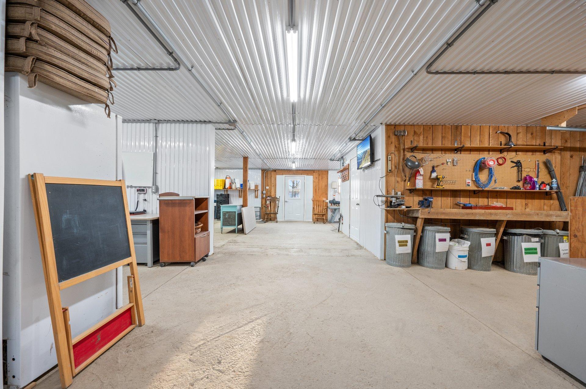 









5150


Rg de la Rivière S.

,
Saint-Jean-Baptiste,







QC
J0L2B0

