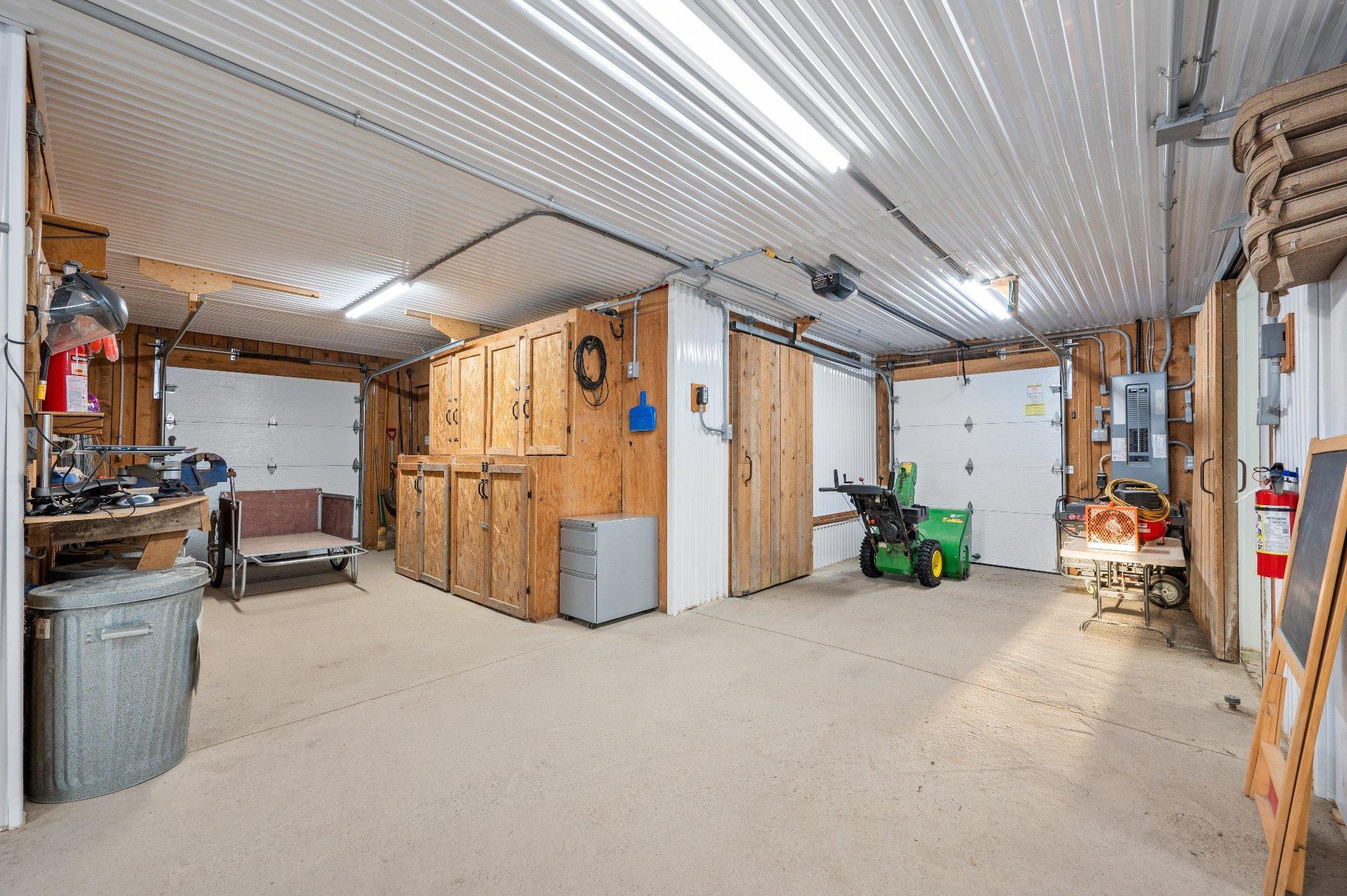 









5150


Rg de la Rivière S.

,
Saint-Jean-Baptiste,







QC
J0L2B0

