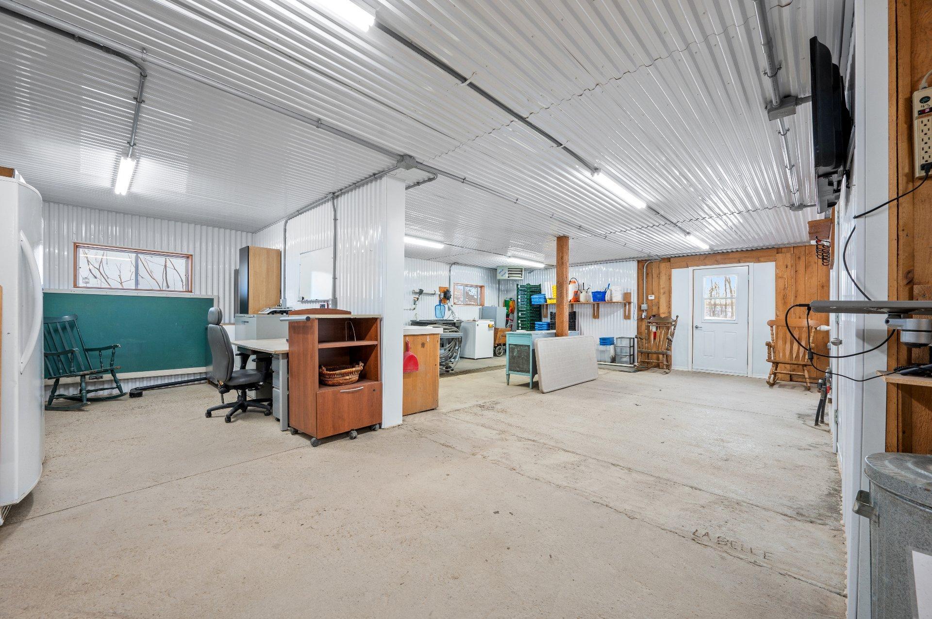 









5150


Rg de la Rivière S.

,
Saint-Jean-Baptiste,







QC
J0L2B0

