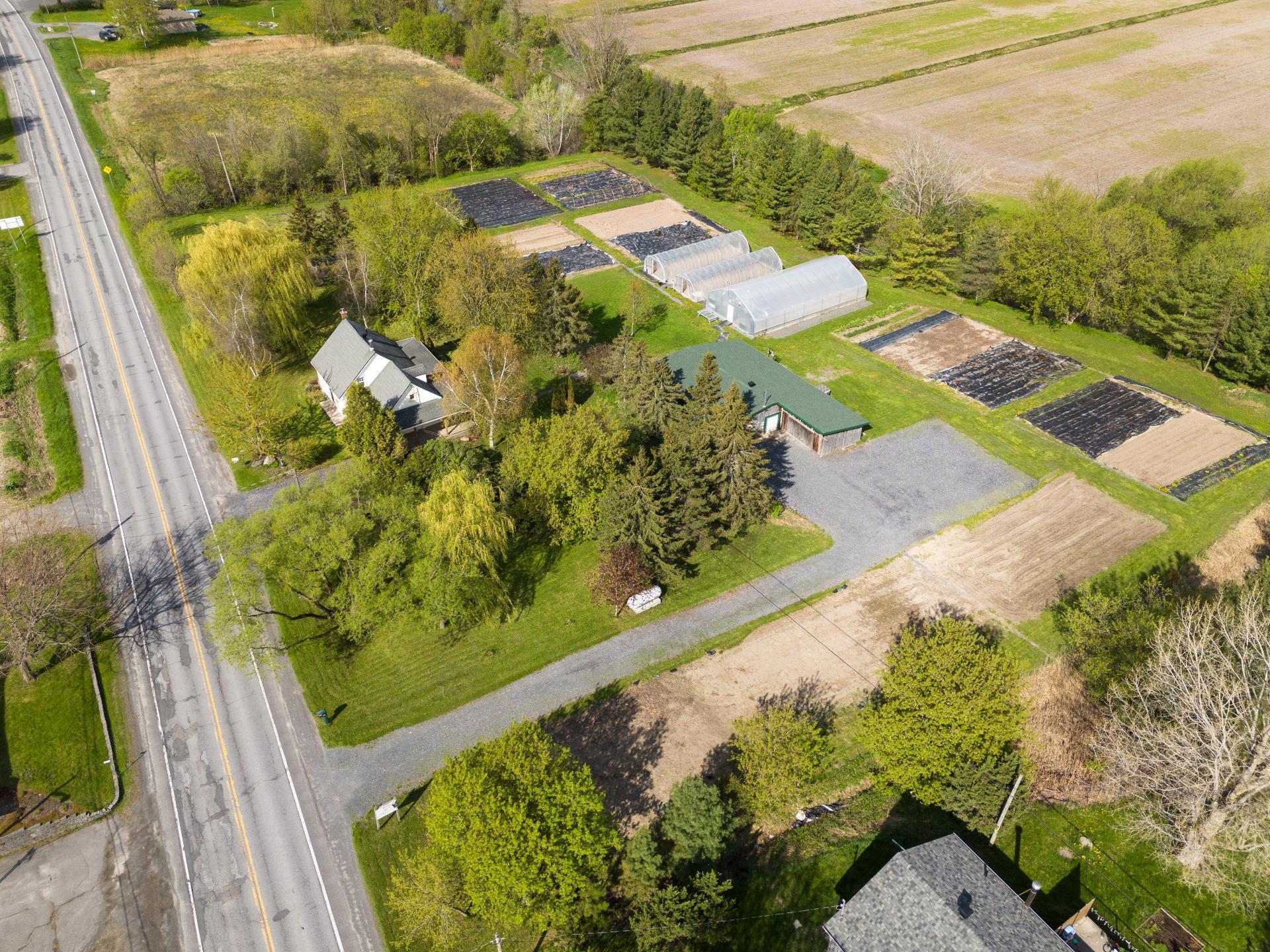 









5150


Rg de la Rivière S.

,
Saint-Jean-Baptiste,







QC
J0L2B0

