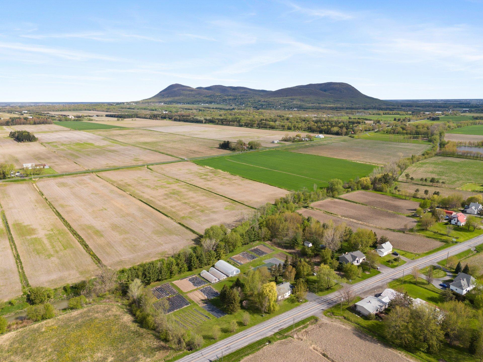 









5150


Rg de la Rivière S.

,
Saint-Jean-Baptiste,







QC
J0L2B0

