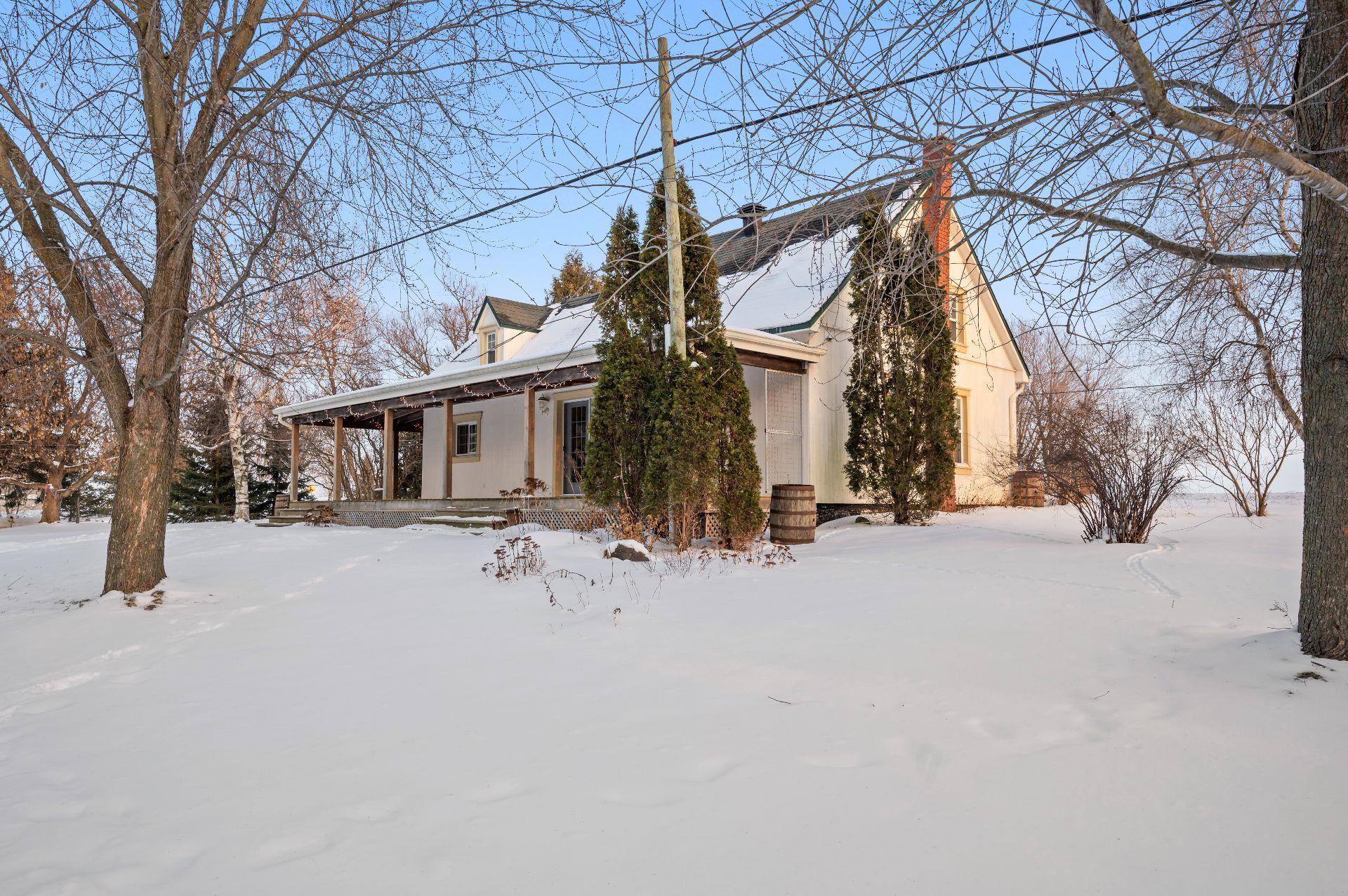 









5150


Rg de la Rivière S.

,
Saint-Jean-Baptiste,







QC
J0L2B0

