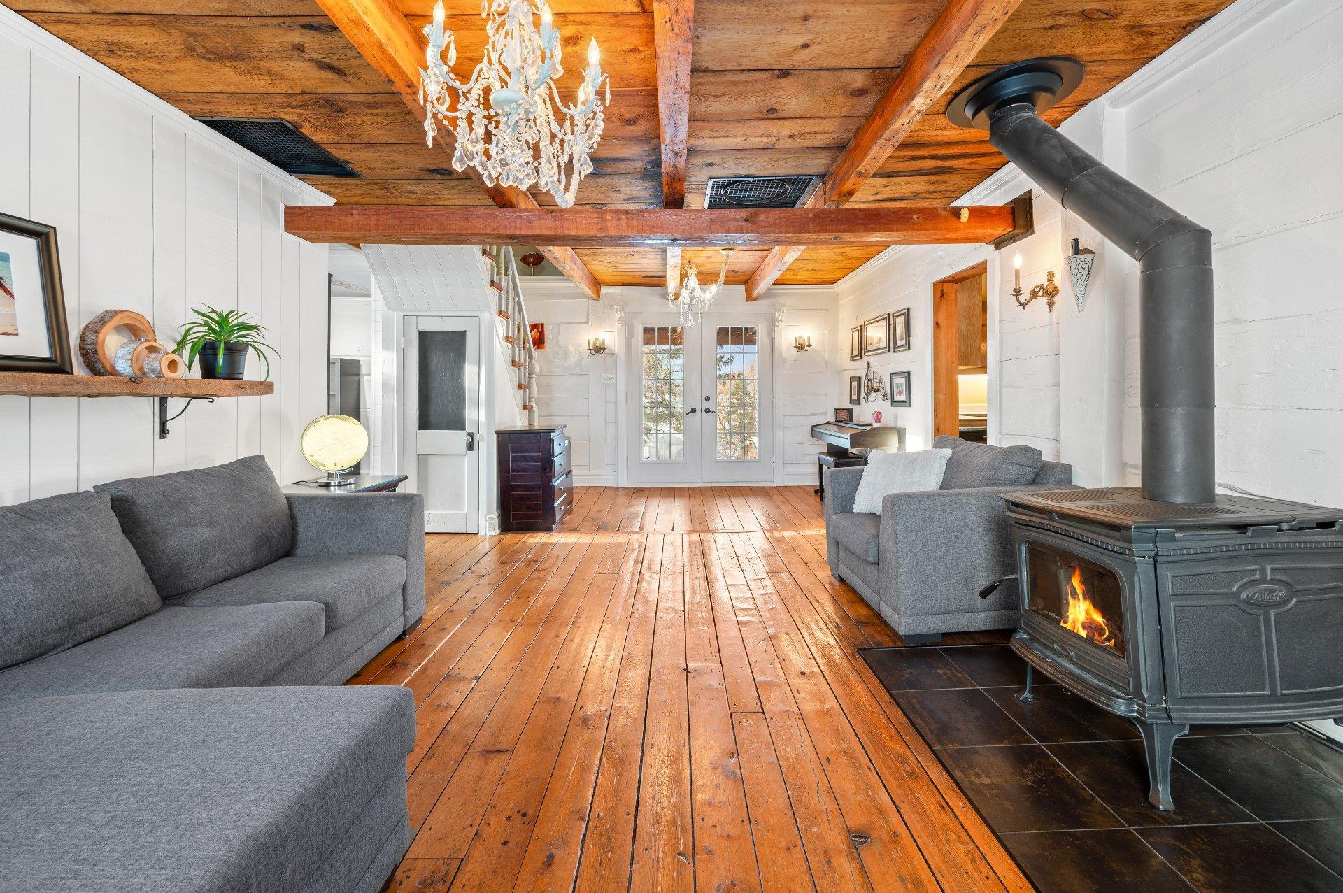 









5150


Rg de la Rivière S.

,
Saint-Jean-Baptiste,







QC
J0L2B0

