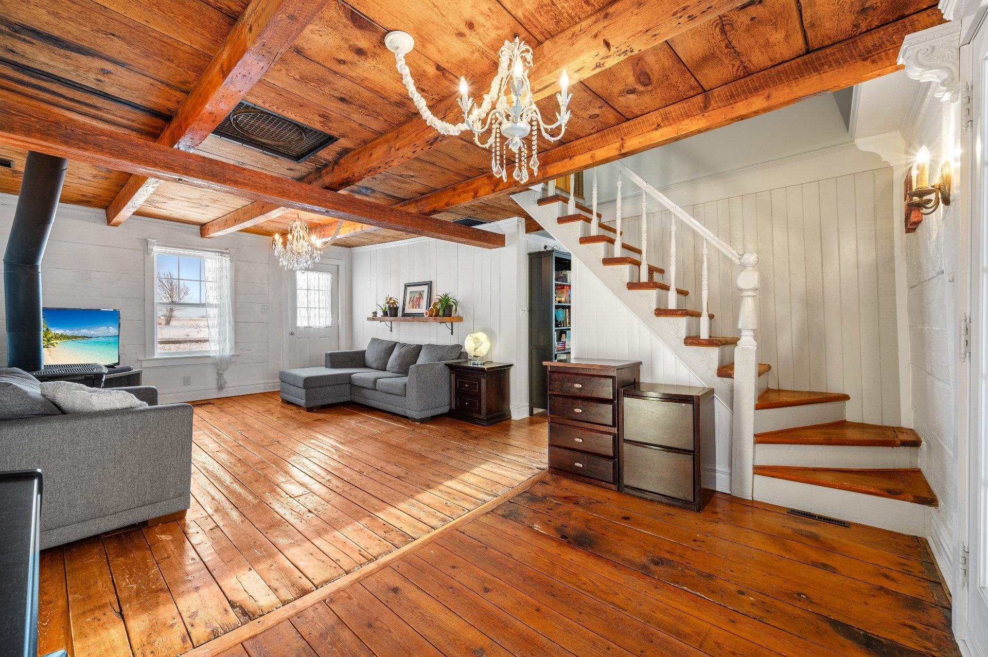 









5150


Rg de la Rivière S.

,
Saint-Jean-Baptiste,







QC
J0L2B0

