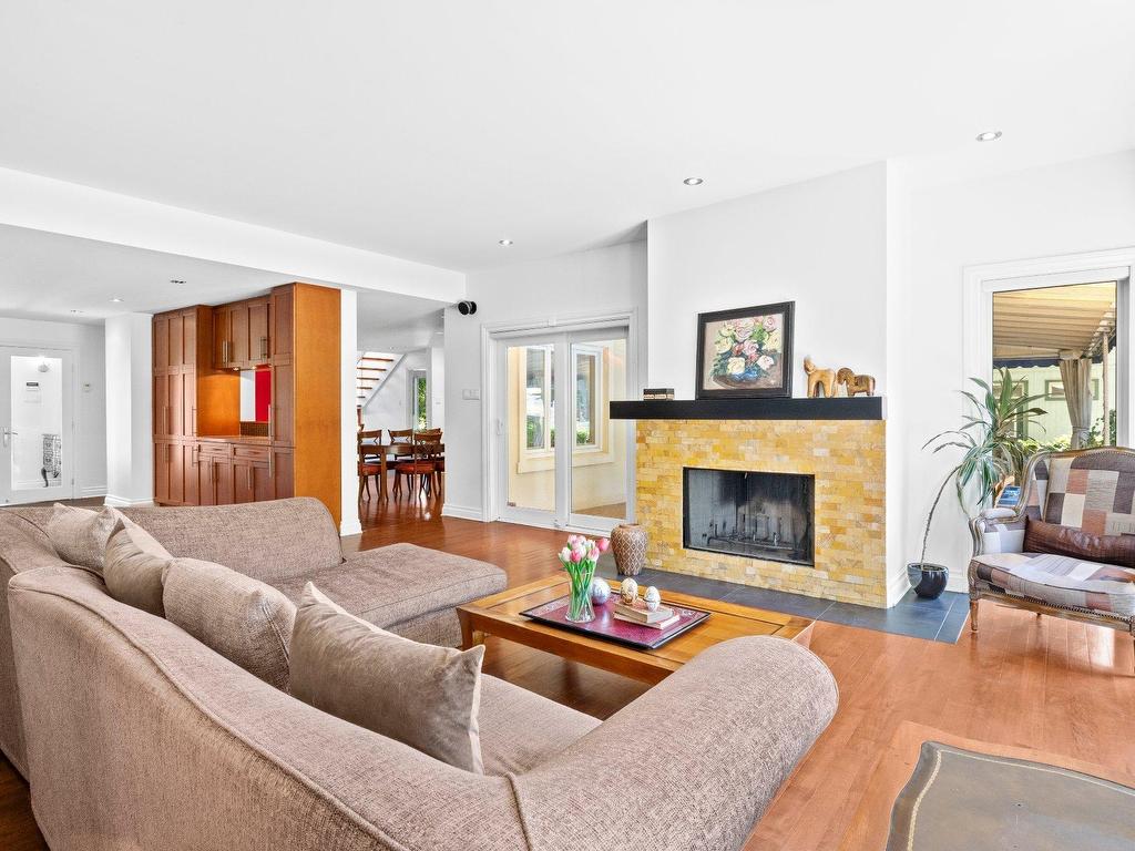 









42A


Av. du Golf

,
Pointe-Claire,




QC
H9S4N5

