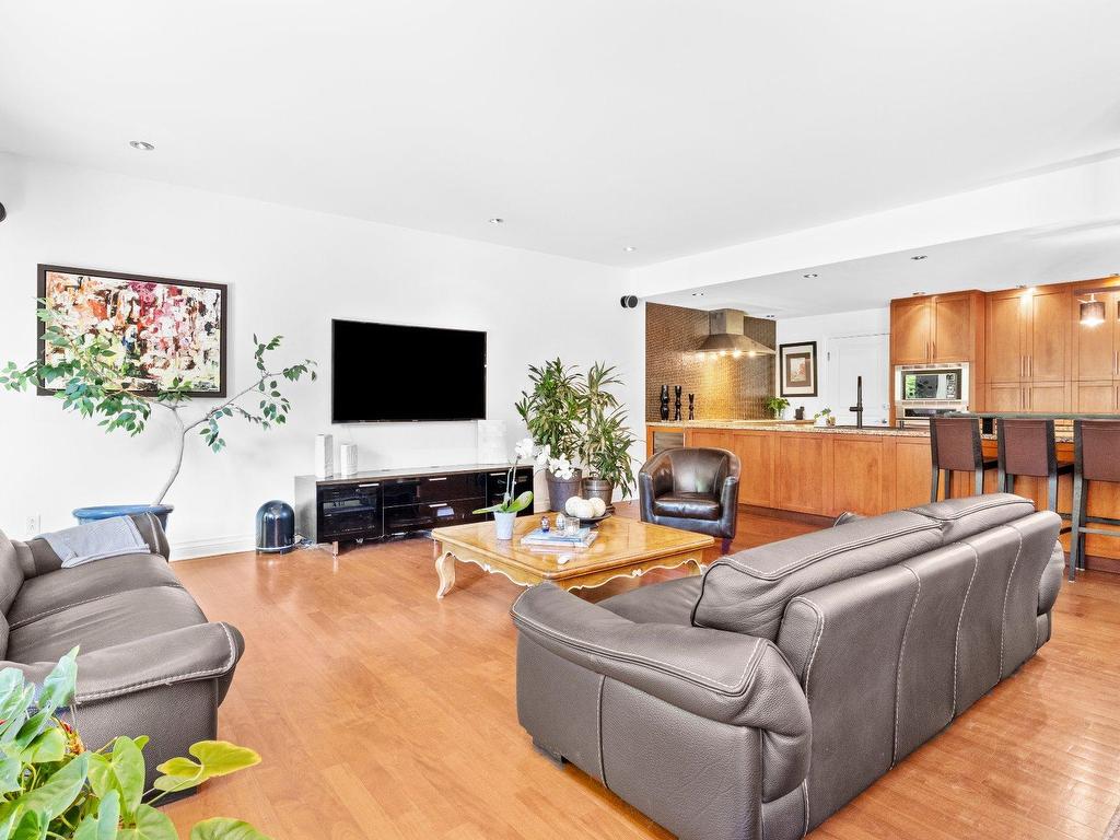 









42A


Av. du Golf

,
Pointe-Claire,




QC
H9S4N5

