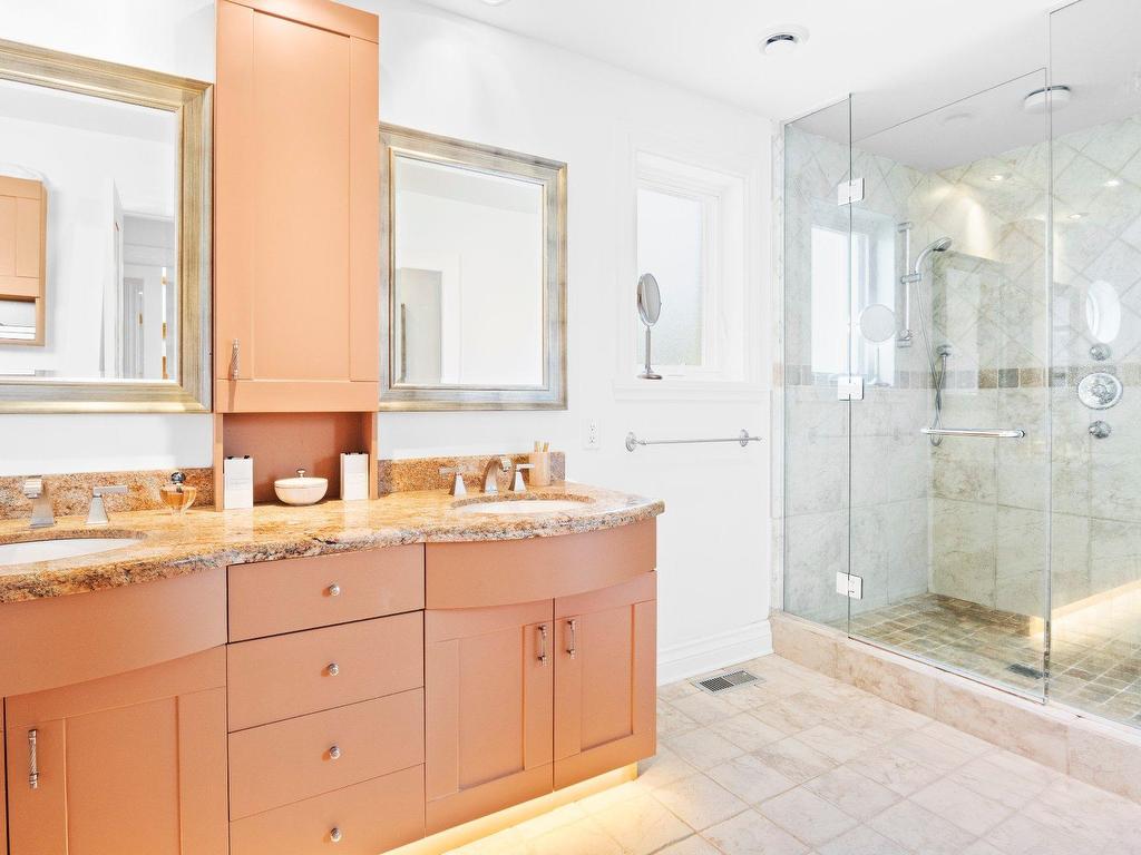 









42A


Av. du Golf

,
Pointe-Claire,




QC
H9S4N5


