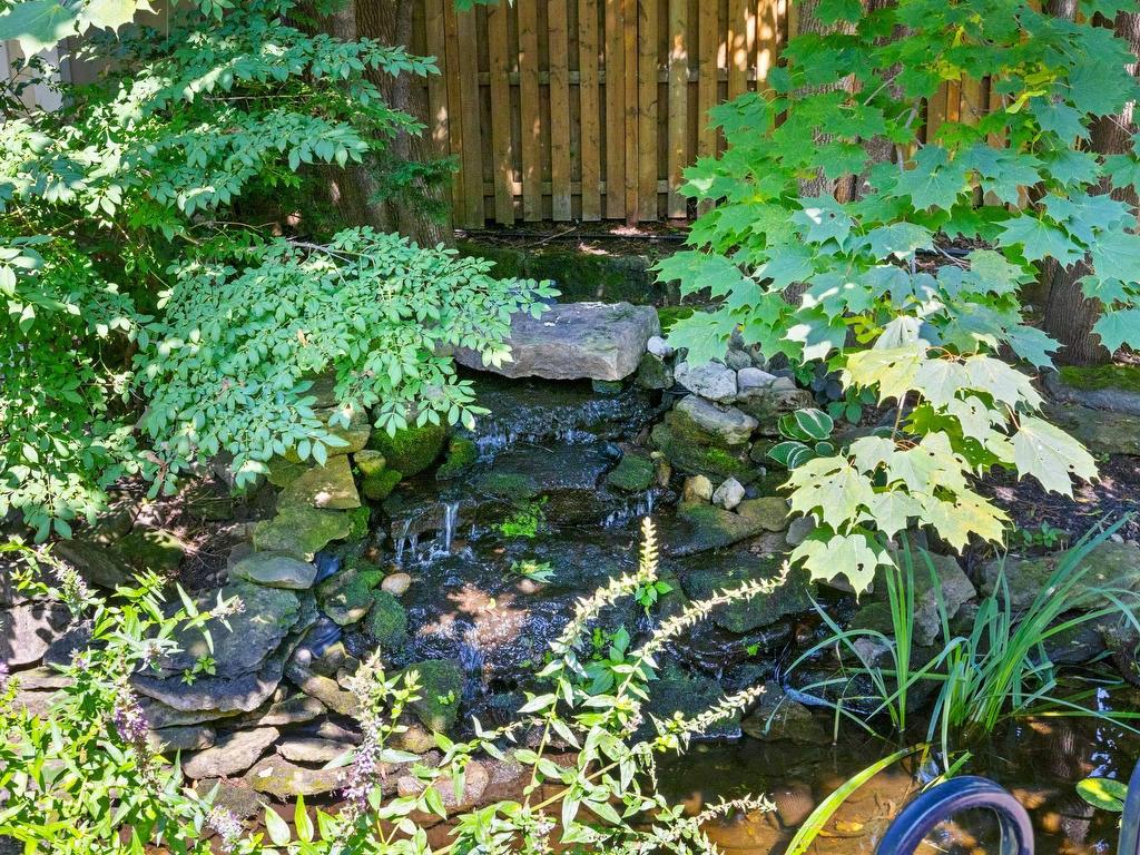









42A


Av. du Golf

,
Pointe-Claire,




QC
H9S4N5

