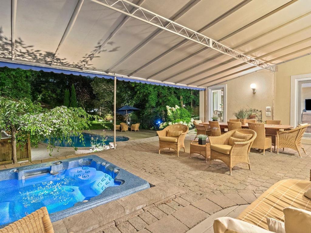 









42A


Av. du Golf

,
Pointe-Claire,




QC
H9S4N5

