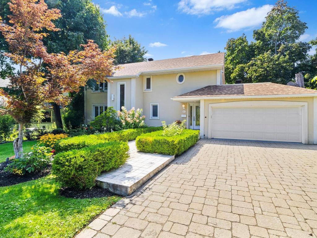 









42A


Av. du Golf

,
Pointe-Claire,




QC
H9S4N5

