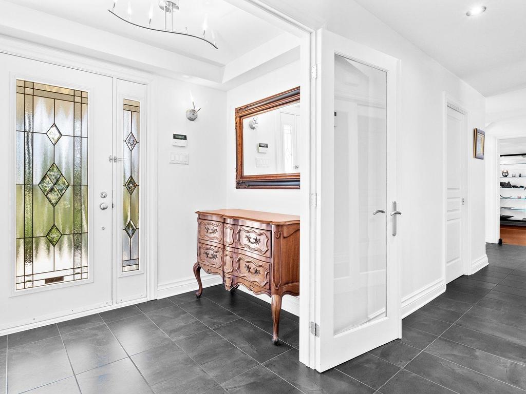 









42A


Av. du Golf

,
Pointe-Claire,




QC
H9S4N5

