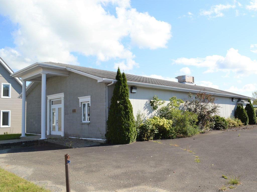 









2526


Rg St-Joseph

,
Sainte-Perpétue,




QC
J0R1C0


