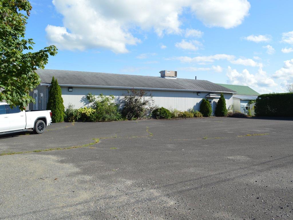 









2526


Rg St-Joseph

,
Sainte-Perpétue,




QC
J0R1C0

