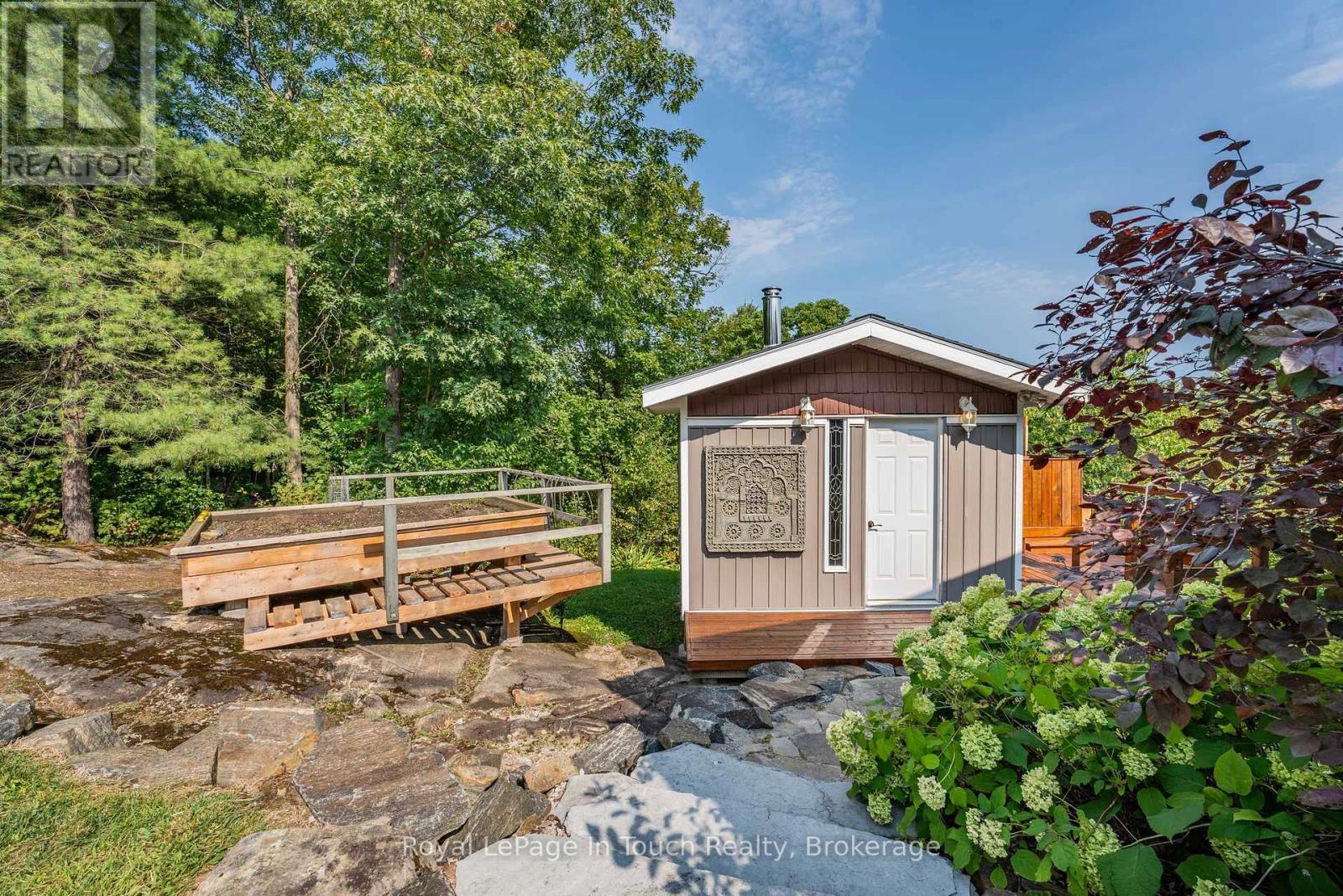 












199 HASKETT'S DRIVE

,
Georgian Bay (Baxter),




Ontario
L0K1S0

