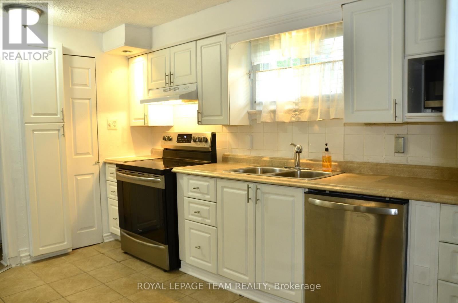 












191 SHANLY ROAD

,
Edwardsburgh/Cardinal,




Ontario
K0E1E0

