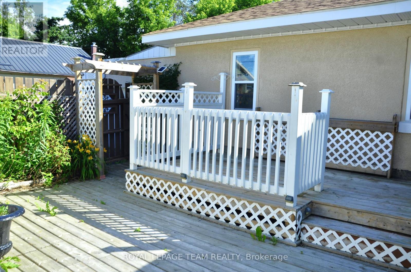 












191 SHANLY ROAD

,
Edwardsburgh/Cardinal,




Ontario
K0E1E0

