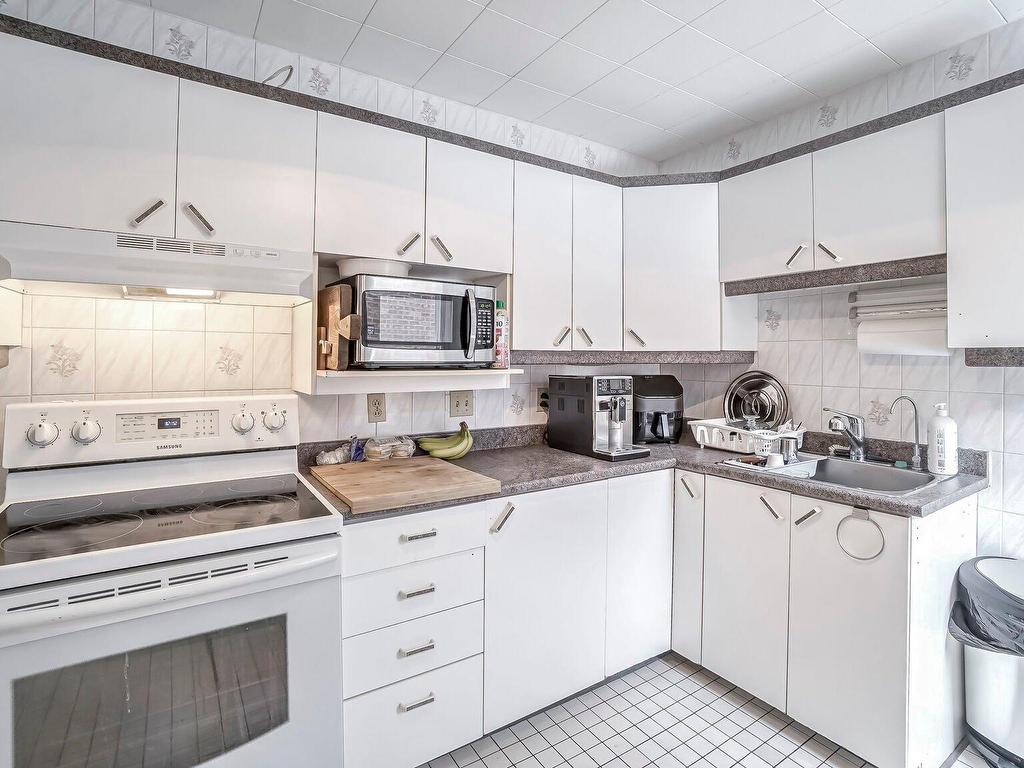 









5509


3e Avenue

,
Montréal (Rosemont/La Petite-Patrie),




QC
H1Y2W7

