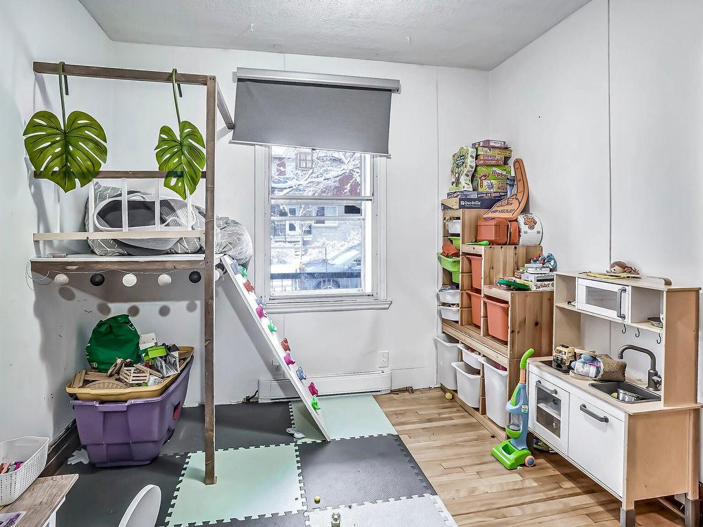 









5509


3e Avenue

,
Montréal (Rosemont/La Petite-Patrie),




QC
H1Y2W7


