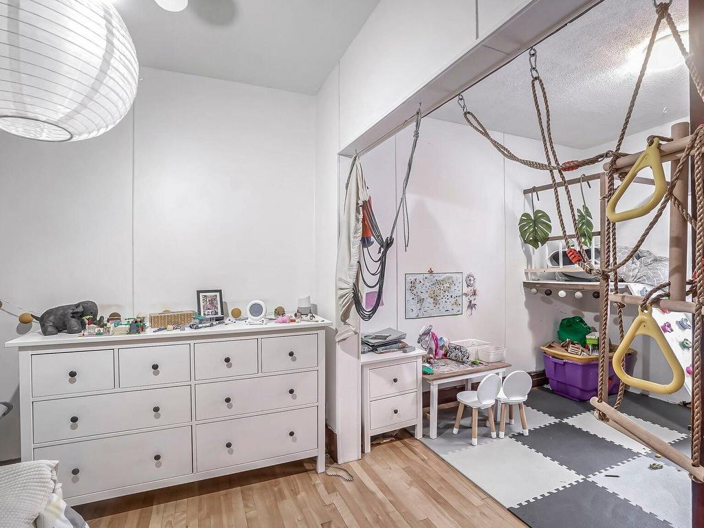 









5509


3e Avenue

,
Montréal (Rosemont/La Petite-Patrie),




QC
H1Y2W7

